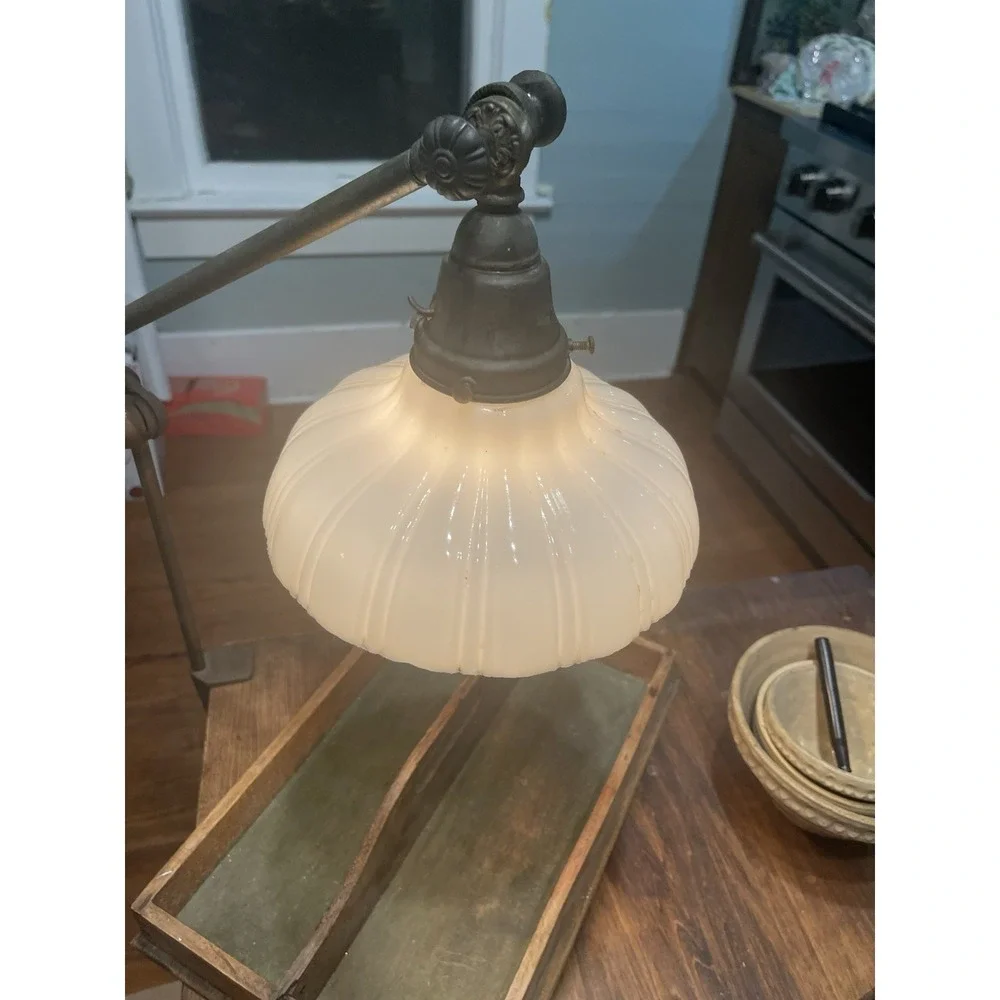 ANTIQUE‎ WORKING INDUSTRIAL  VINTAGE  LAMP CLAMP CLAM GLOBE